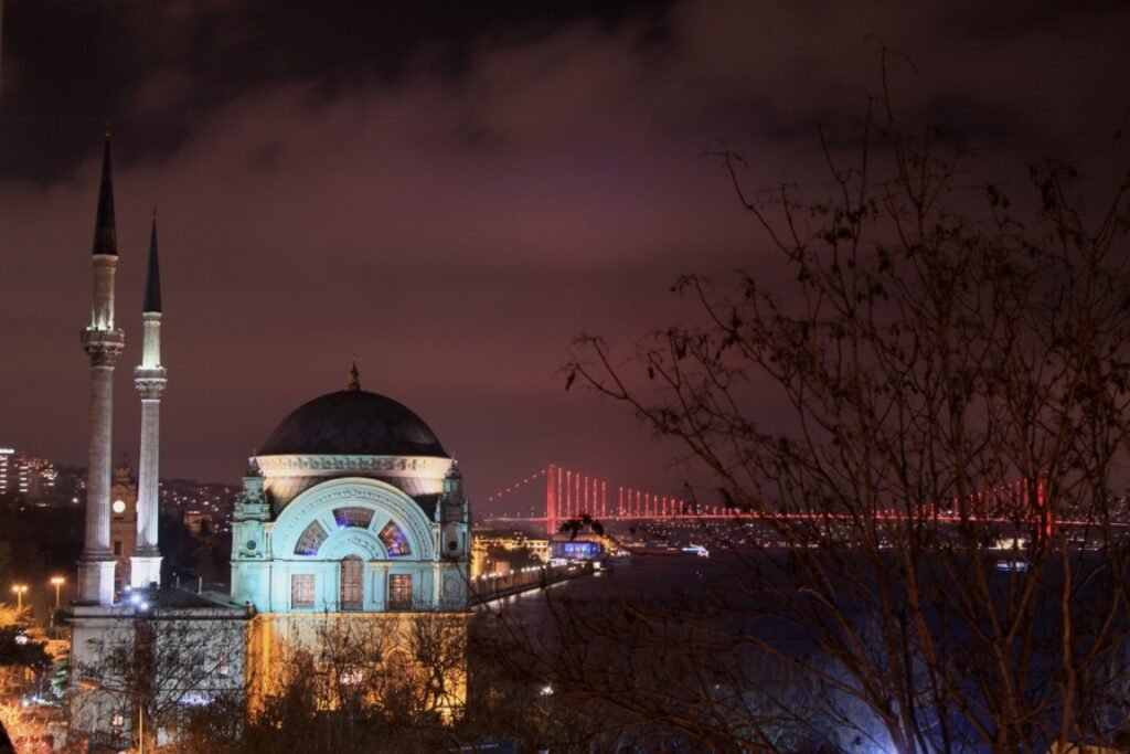 © Omer Soylu Dolmabahce Camii 2017 ACIK