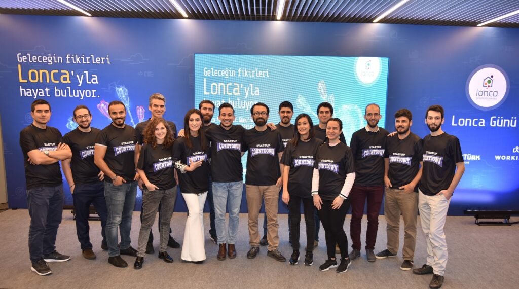 Lonca Girişimcilik Merkezi ikinci dönem mezunlarını verdi