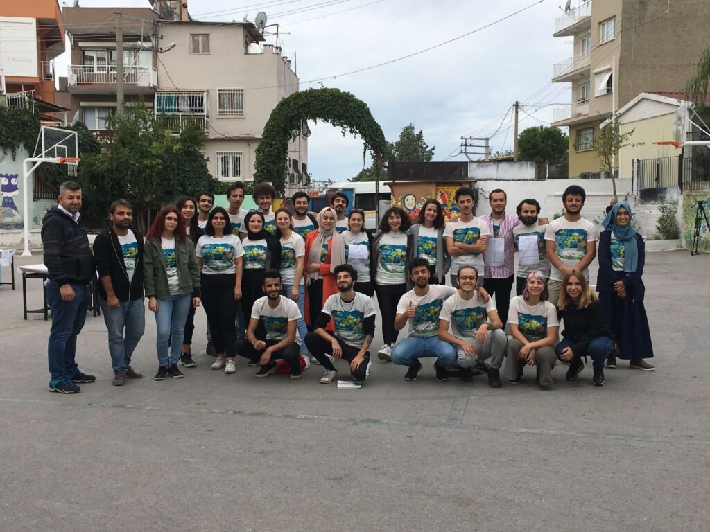 Bayer Genç Bilim Elçileri, İzmir’de Bilim Şenliği Düzenledi