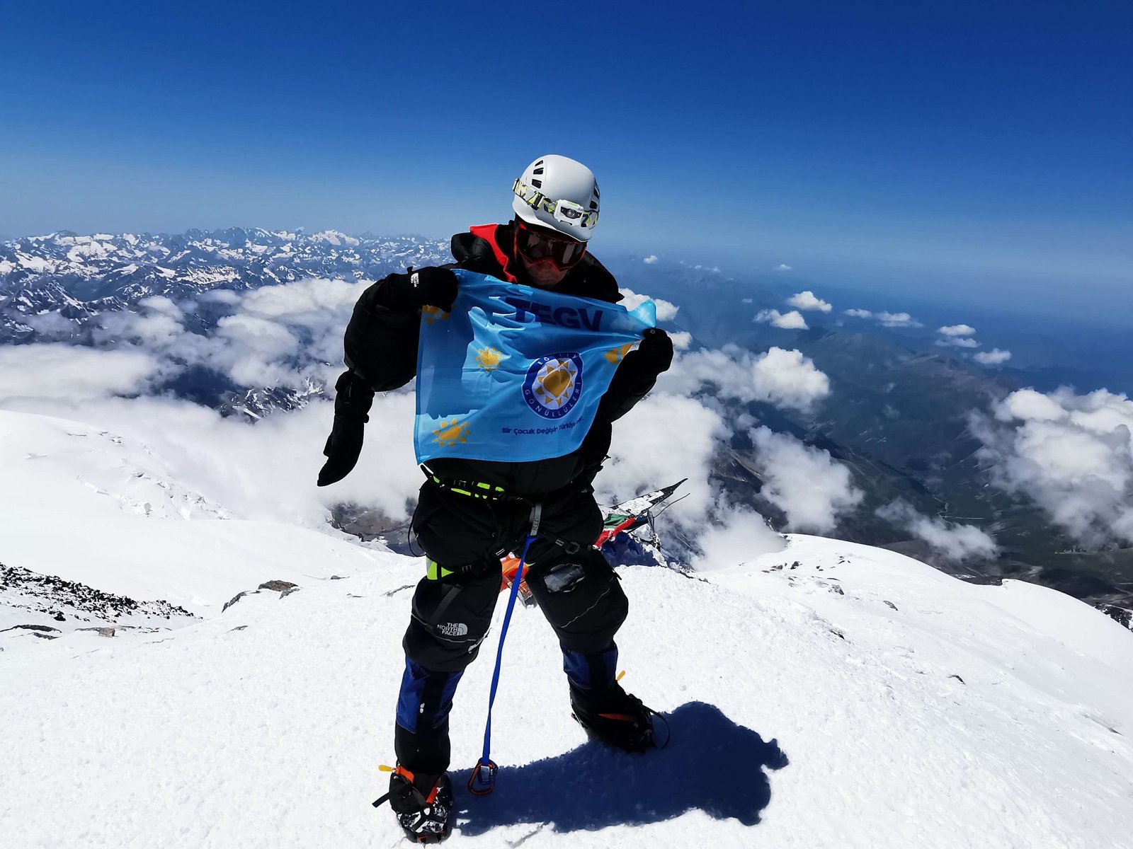 Müzisyen Evren Uysal TEGV’li çocuklar için Kilimanjaro Dağı’na tırmanacak