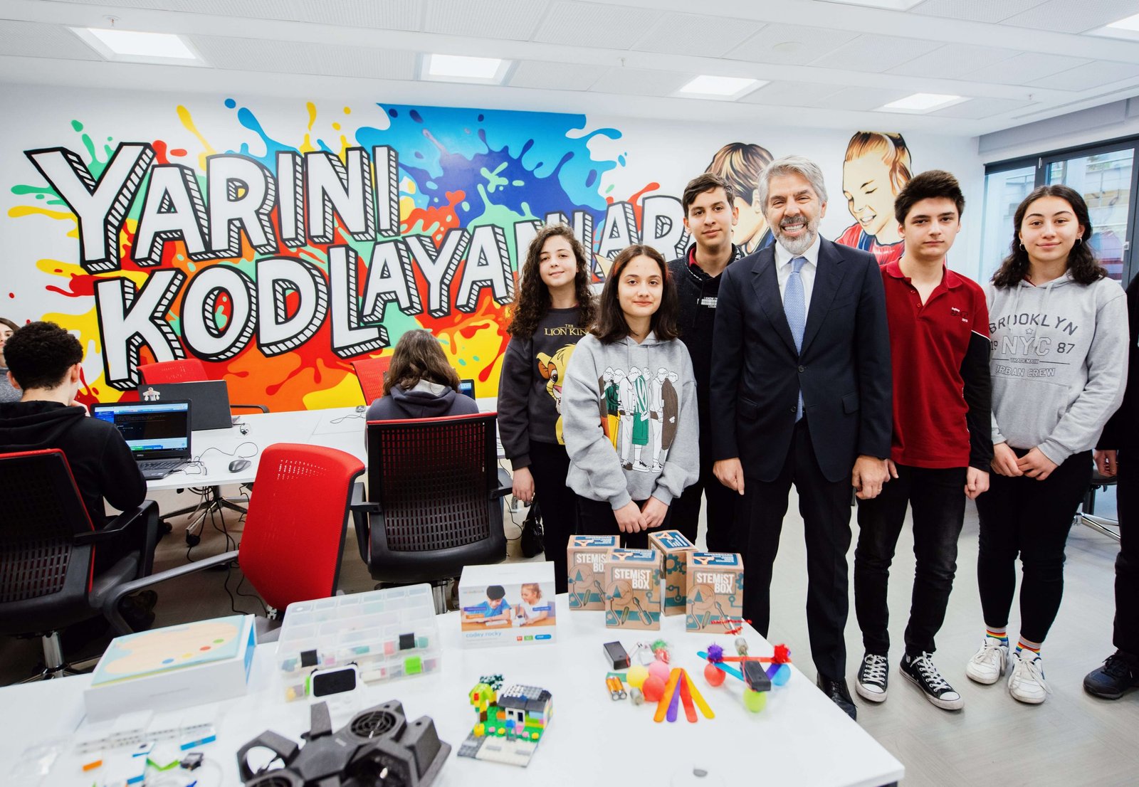 Türkiye Vodafone Vakfı Gençlere Yapay Zeka Eğitimi Verecek