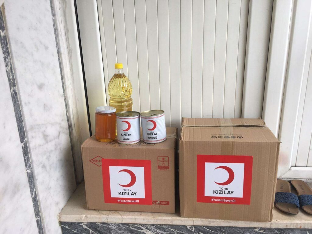 Kızılay ilk 30 bin gıda kolisini ihtiyaç sahiplerine ulaştırdı