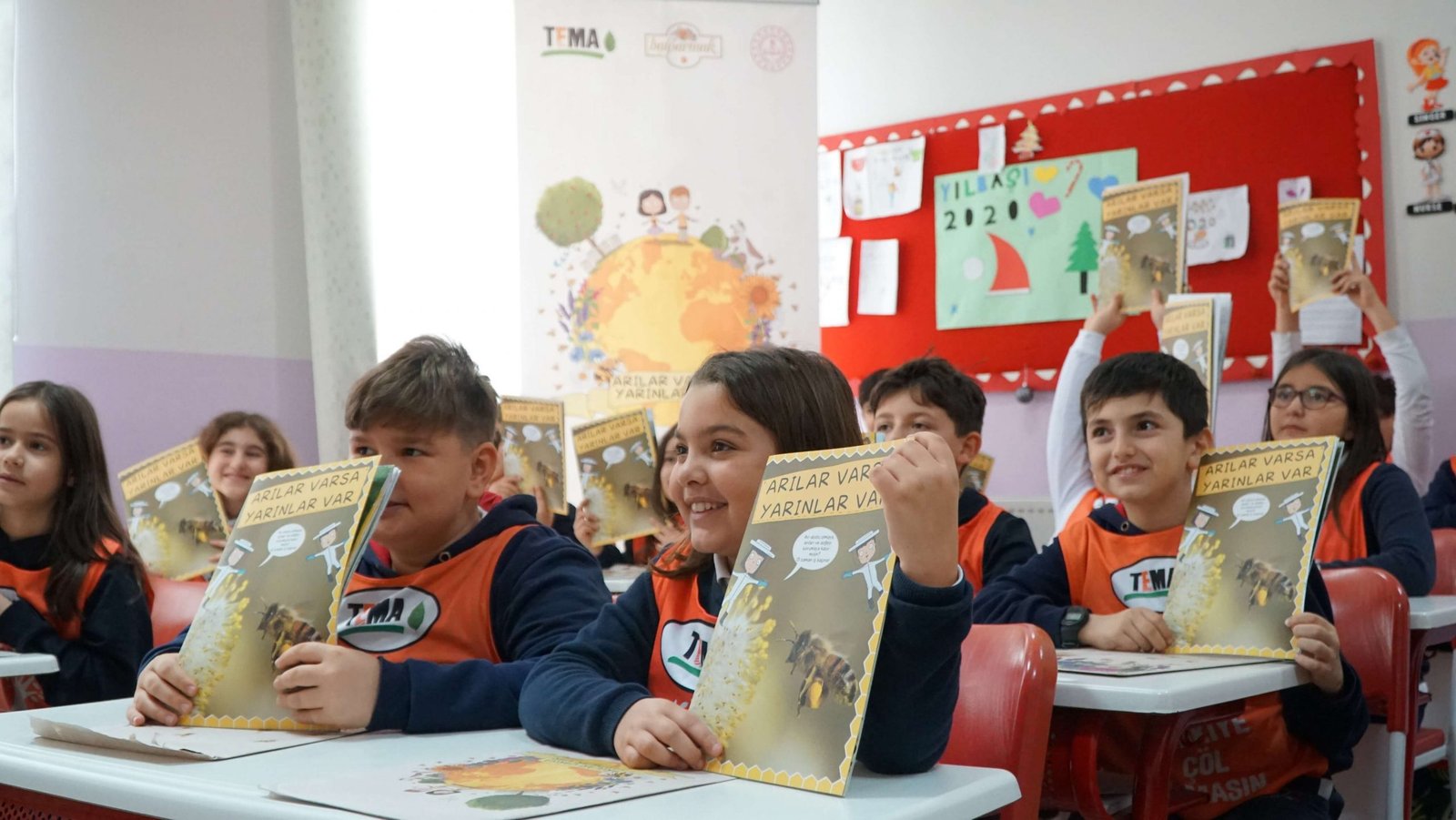 Çocuklar için zenginleştirilen arilarvarsa.org sitesi yepyeni oyun ve içeriklerle yayında
