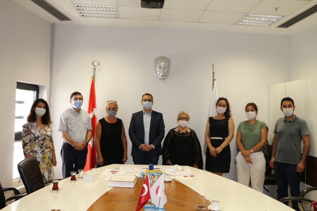 Şiddete Maske Olma!