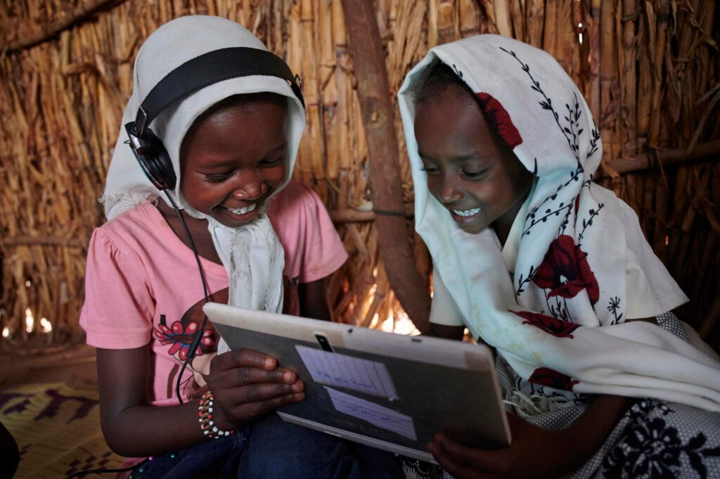 Ericsson ve UNICEF okullardaki internet bağlantısının haritasını çıkarmak için dünya çapında bir iş birliği başlattı