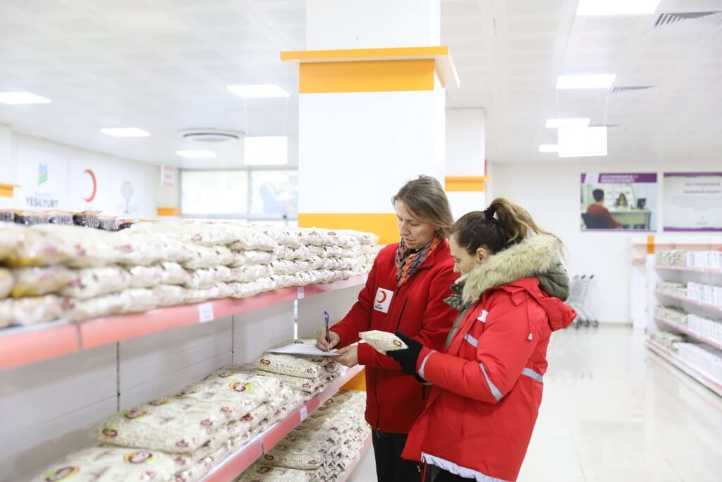Kızılay Deprem Bölgesinde Sosyal Marketler Açıyor!