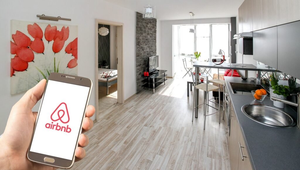 Evini Kirala, Dünyayı Keşfet: Airbnb'de Yeni Bir Ev Sahibi Olmanın 5 Adımı