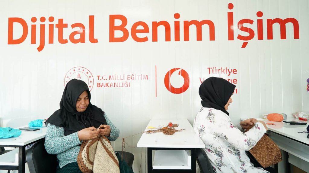"Dijital Benim İşim" Projesi ile Afet Bölgesinde 15 Eğitim Konteyneri Kuruldu