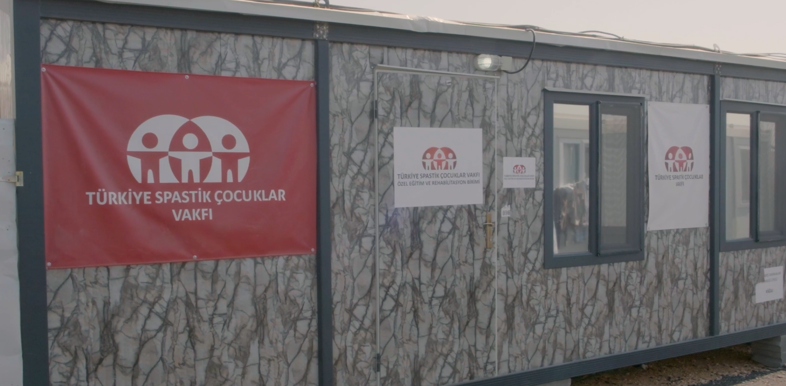 Deprem Bölgesindeki Engelli Bireylerin Yanındayız ve Dönmüyoruz!