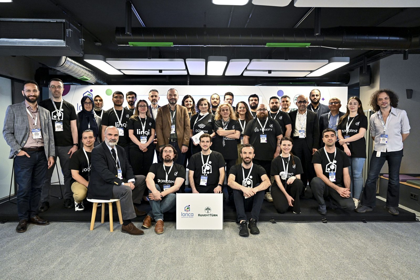 Lonca Girişimcilik Merkezi, 9. dönem programını başarıyla tamamlayan 8 girişimciyi mezun etti