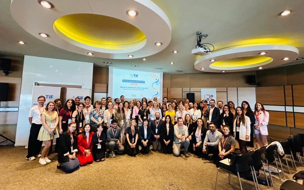 Türkiye Yerel STK İnsani Forumu’nun (TİF) düzenlediği ‘Birlikte Çözümler, Ortak Gelecek Çalıştayı’, deprem bölgesinde çalışan sivil ağları ve özel sektörü bir araya getirdi.