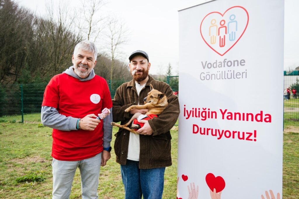 Vodafone Vakfı Ve “Hayat Tamircisi” Hasan Kızıl’dan Engelli Hayvanlara Özel Proje