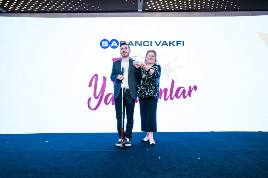 Sabancı Vakfı’nın 16. Sezon Fark Yaratanlarından Atakan Nalbant’tan Dijital Dünyada Engelleri Aşan Girişim