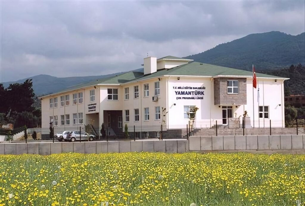 Yamantürk Vakfı Gençlerin Yanında