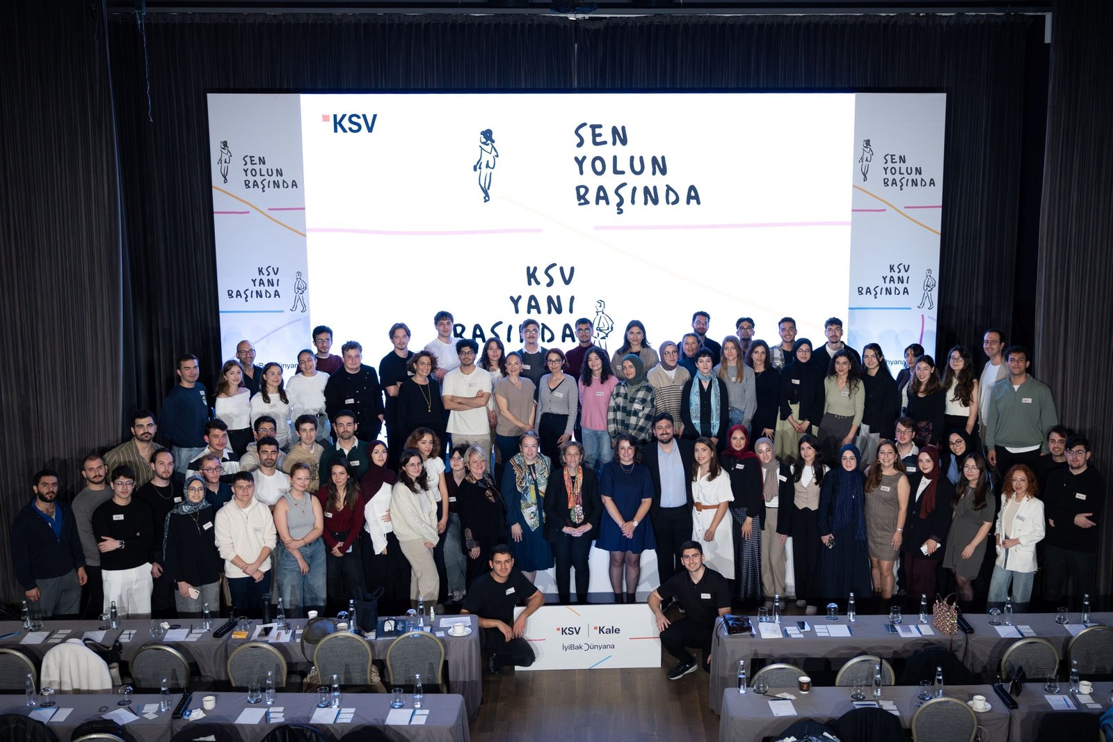 Zeynep Bodur Okyay ve Mehmet Nane, Kaleseramik Vakfı Öğrenci Buluşması'nda Türkiye'nin Dört Bir Yanından Gelen Genç Lider Adaylarına İlham Verdi